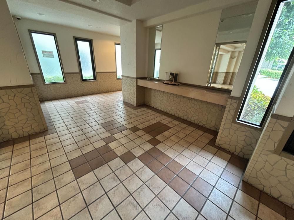 3LDK Apartment for Sale in Yokohama Minami Ward 65.4m² - Thumbnail 3