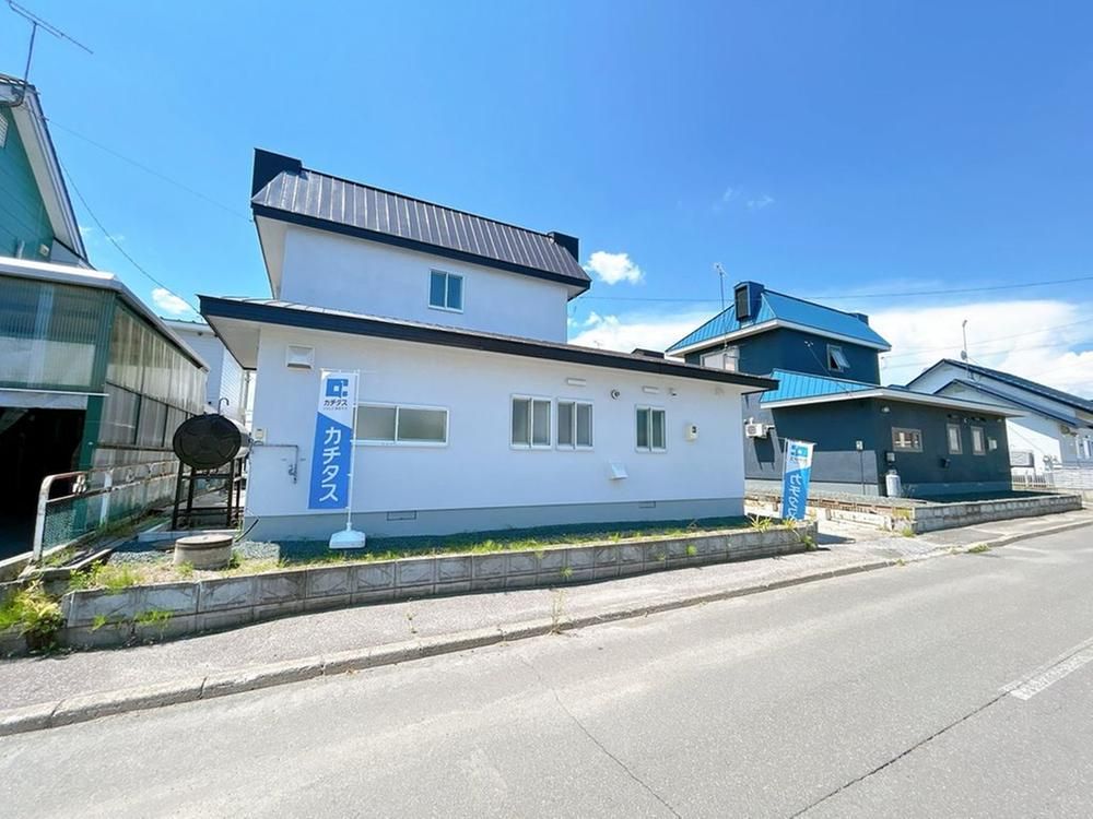 Renovated 3LDK House in Kitami, Hokkaido - 15.99 Million Yen - Thumbnail 2