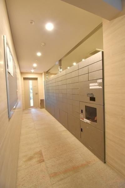 11F 2LDK Apartment in Minato, Tokyo – 55m² - Thumbnail 3