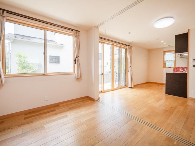 3LDK House in Fuchu, Tokyo with Solar Panels and Ene-Farm - Thumbnail 4