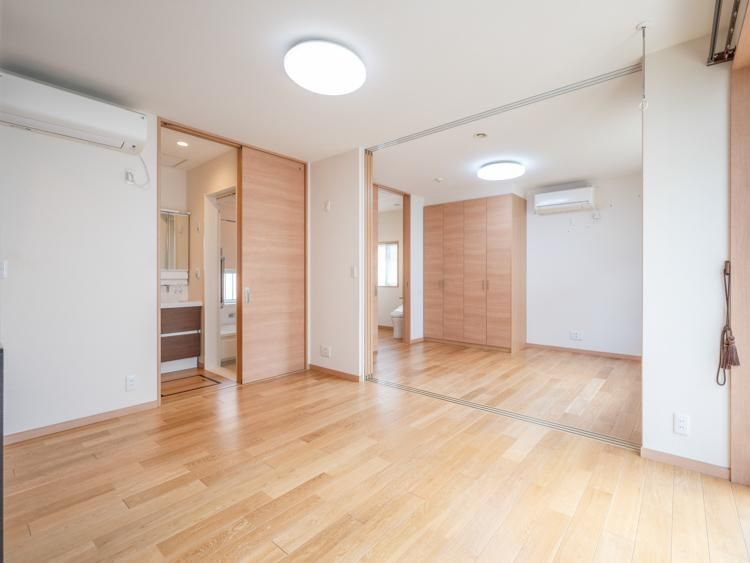 3LDK House in Fuchu, Tokyo with Solar Panels and Ene-Farm - Thumbnail 2