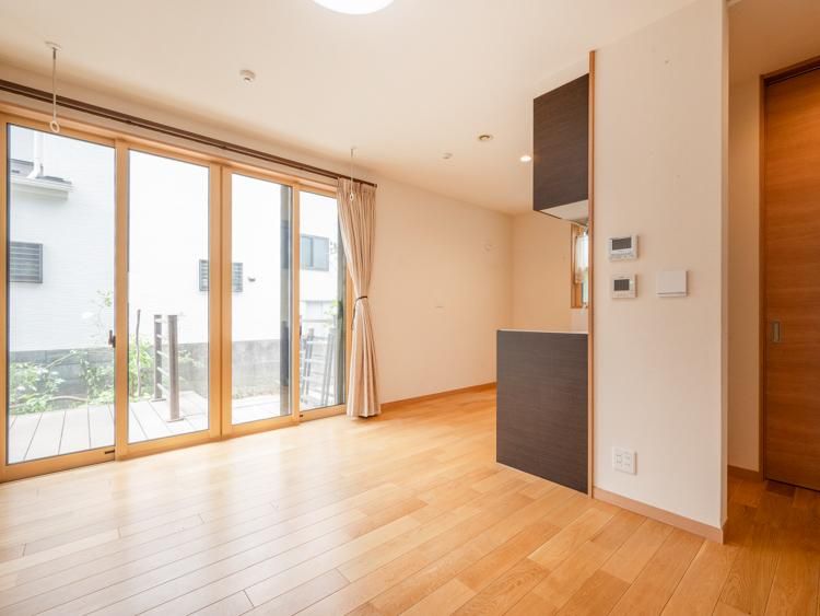 3LDK House in Fuchu, Tokyo with Solar Panels and Ene-Farm - Thumbnail 3