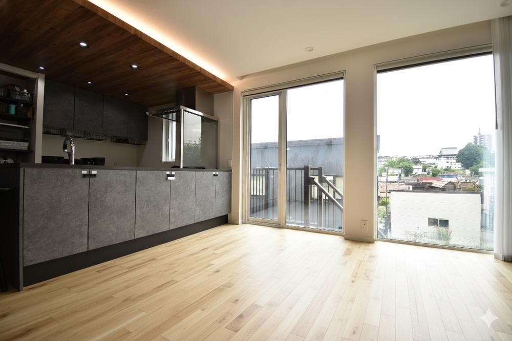 Modern 4LDK House for Sale in Minami-ku, Sapporo, 123m² - Thumbnail 4