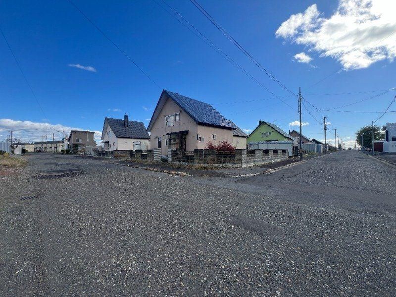 Land for Sale in Takikawa City, Hokkaido – 333 m² Corner Lot - Thumbnail 2