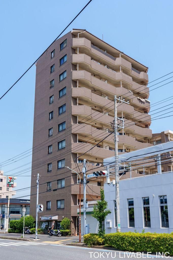 Prestige Funabashi 3LDK Apartment for Sale in Chiba - Thumbnail 2