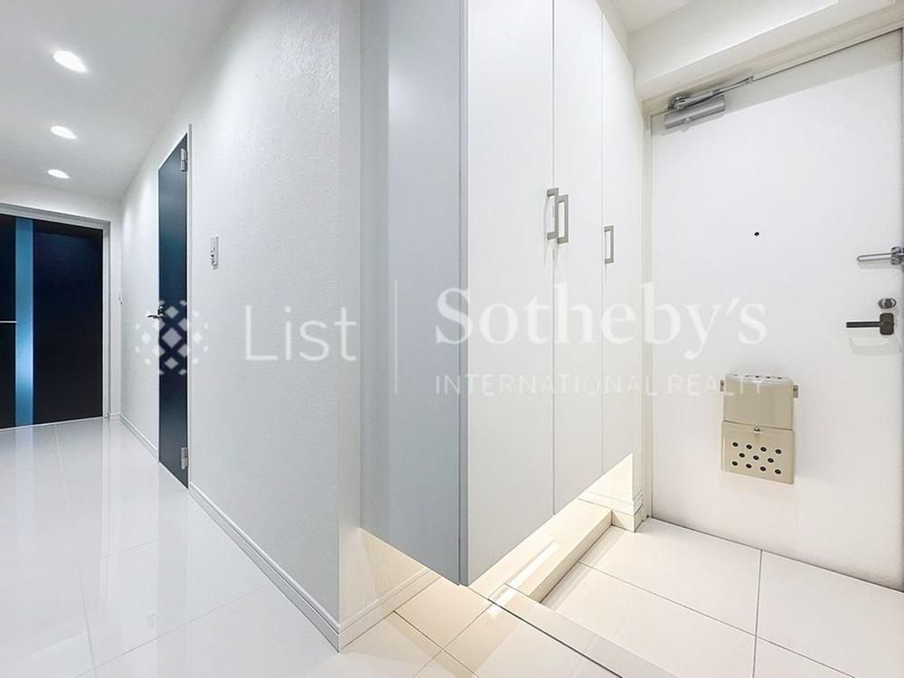 3LDK Apartment for Sale in Miyamae-ku, Kawasaki - Thumbnail 2