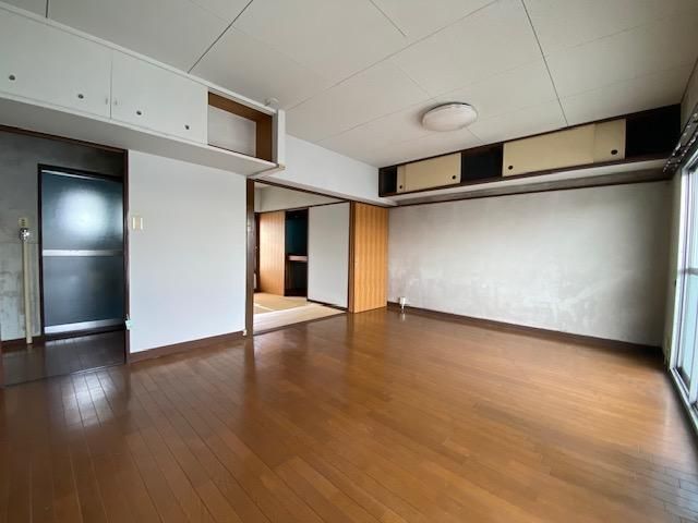 2LDK Apartment for Sale in Isogo, Yokohama, Kanagawa - Thumbnail 3