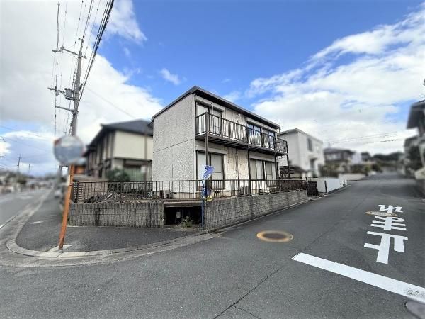 4LDK Corner-Lot House for Sale in Hikarigaoka, Ikoma, Nara - Thumbnail 3
