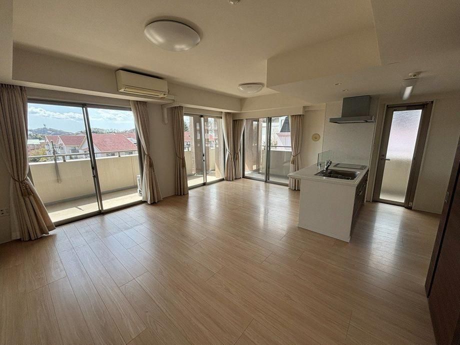 1LDK Apartment for Sale in Atsugi, Kanagawa - 71.59 sqm - Thumbnail 4