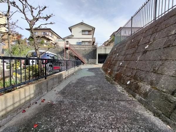 Land for Sale in Katakura-cho, Hachioji, Tokyo - 419.9m² - Thumbnail 2