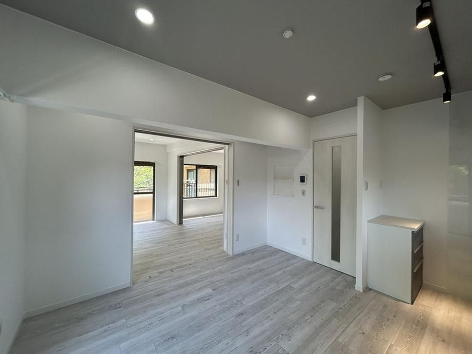 2DK Renovated Apartment in Kawasaki Asao Ward - Thumbnail 4