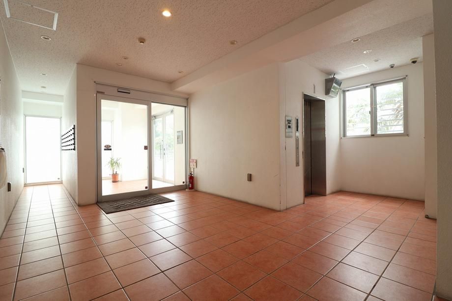 3LDK Apartment for Sale in Okinawa City, Okinawa - Thumbnail 4