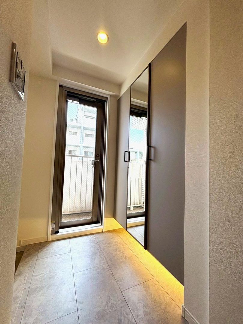 Renovated 3LDK Apartment near Azamino Station, Yokohama - Thumbnail 2