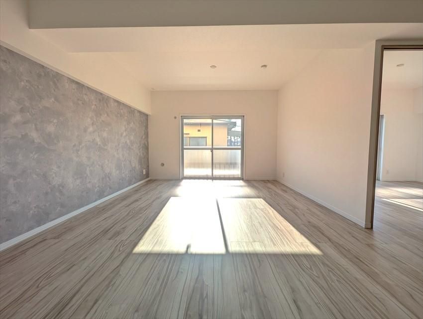 Renovated 2LDK Apartment in Kanazawa, Yokohama for 13.8M Yen - Thumbnail 3