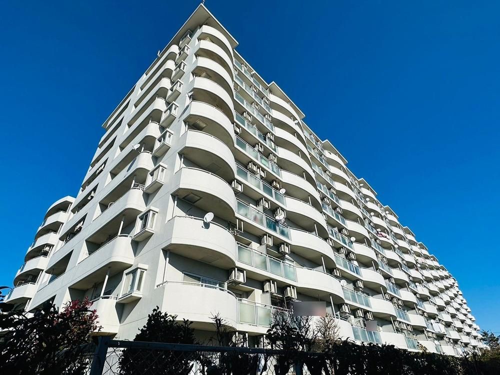 2LDK Apartment for Sale in Yamato, Kanagawa - Thumbnail 2