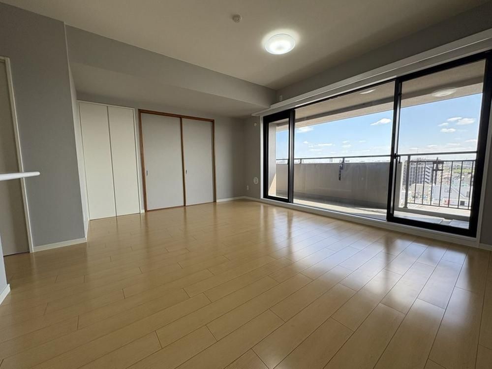 Renovated 3LDK Apartment near Hon-Atsugi Station - Thumbnail 2