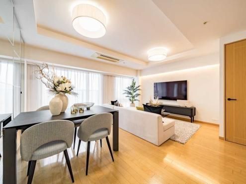 2LDK Apartment for Sale in Shinjuku, Tokyo - 77.56 m² - Thumbnail 2