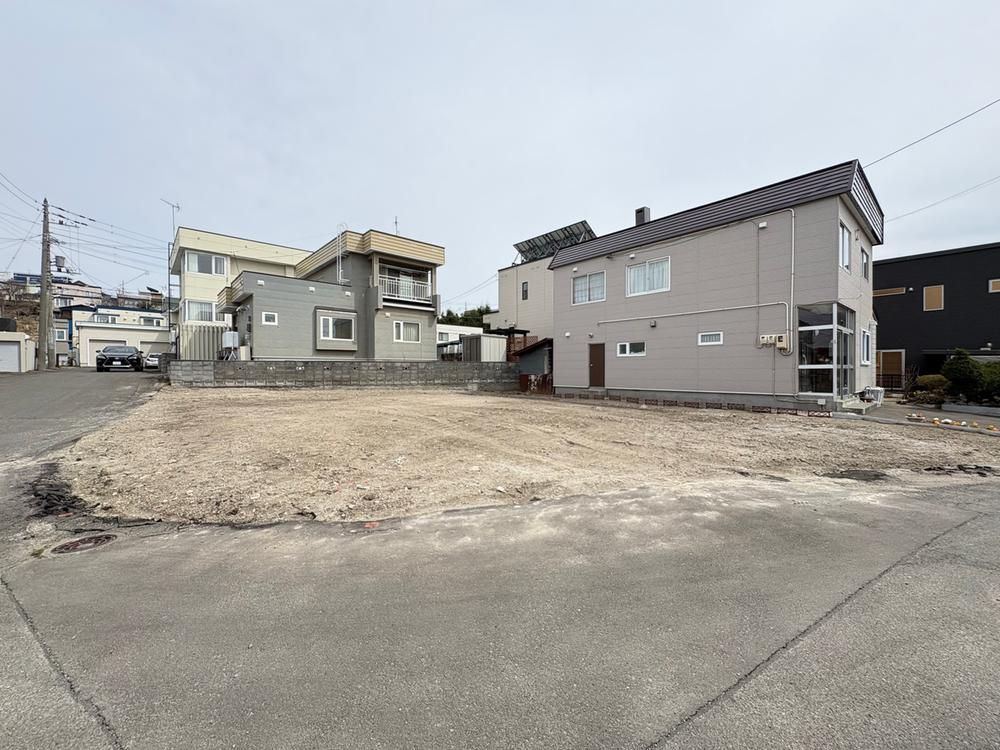 Corner Plot for Sale in Minami-ku, Sapporo - 125.45m² - Thumbnail 2