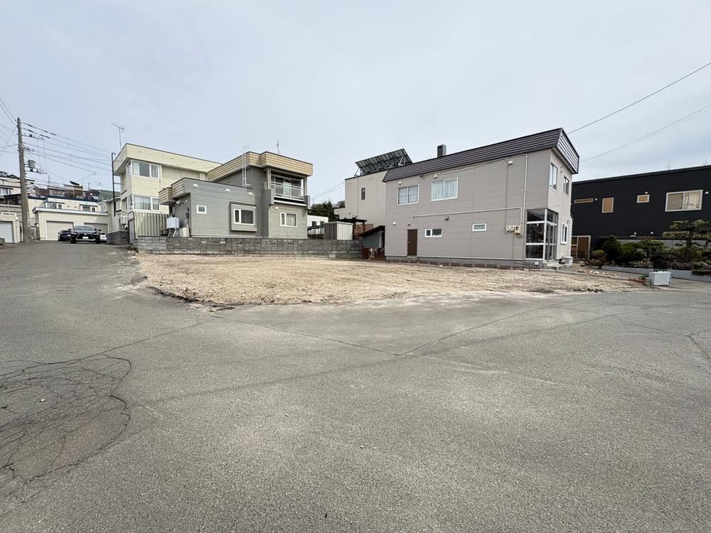 Corner Plot for Sale in Minami-ku, Sapporo - 125.45m² - Thumbnail 3