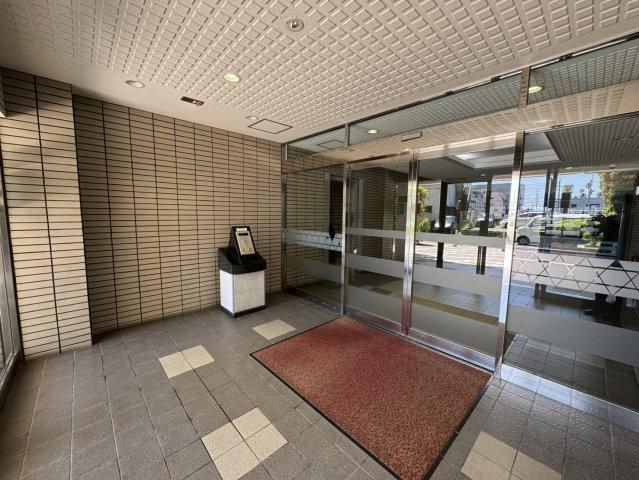 Top-Floor 3LDK Apartment with Ocean Views in Kagoshima - Thumbnail 4