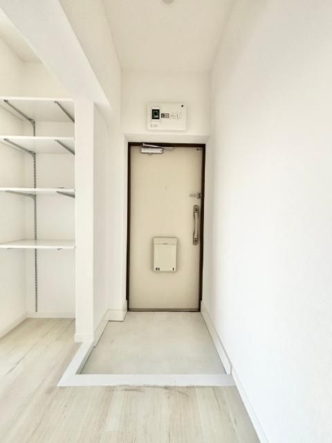 Renovated 2LDK Apartment in Isogo, Yokohama Near Station - Thumbnail 4