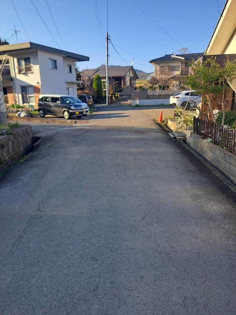 Partially Renovated 5DK House with Land in Ueda, Nagano - Thumbnail 2