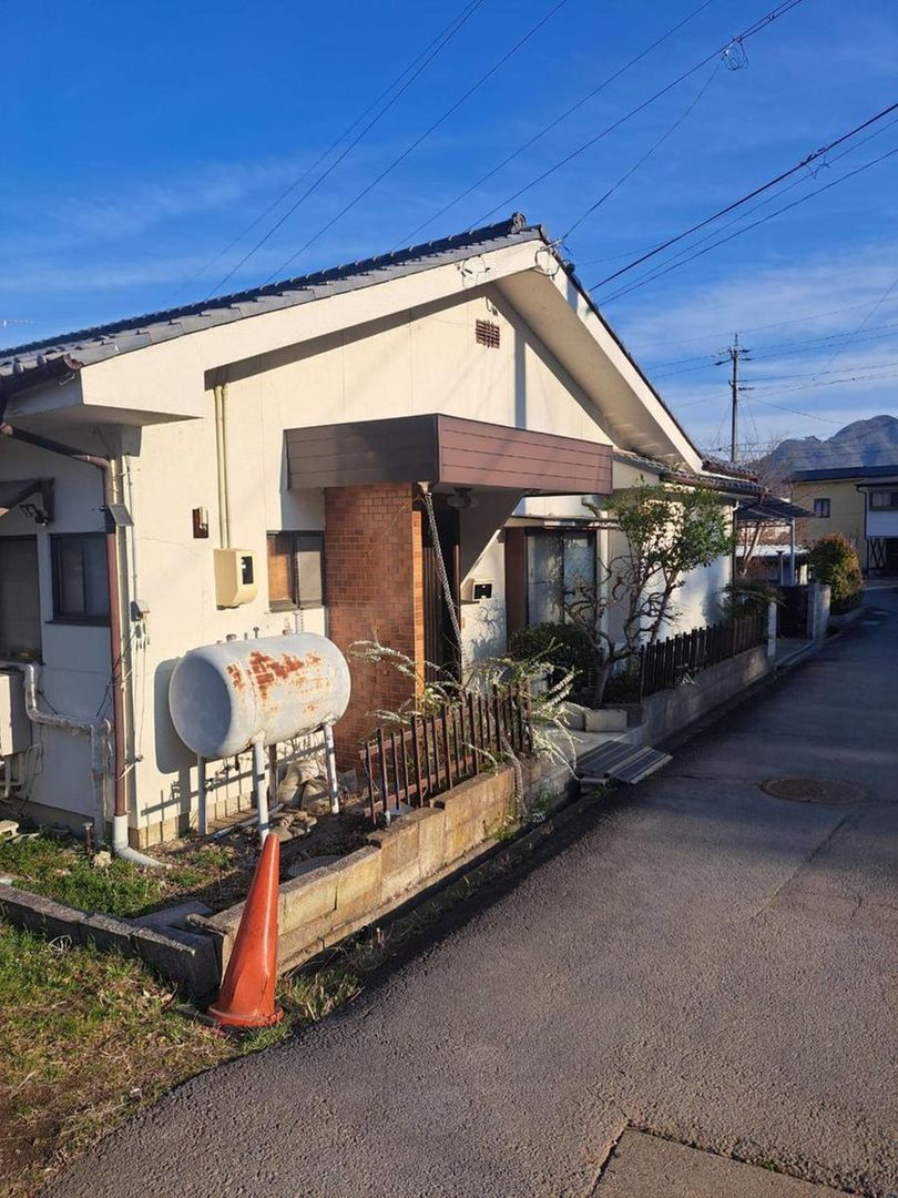 Partially Renovated 5DK House with Land in Ueda, Nagano - Thumbnail 3
