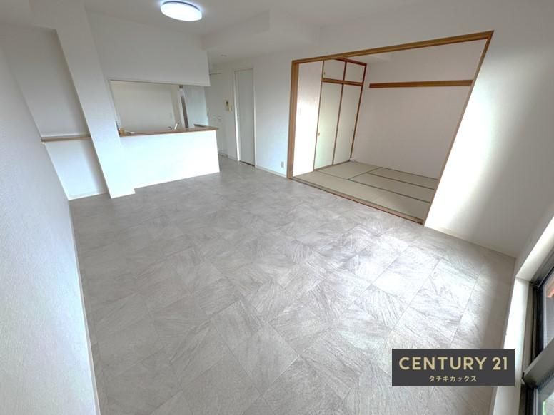 3LDK Renovated Apartment for Sale in Koga, Ibaraki - Thumbnail 2