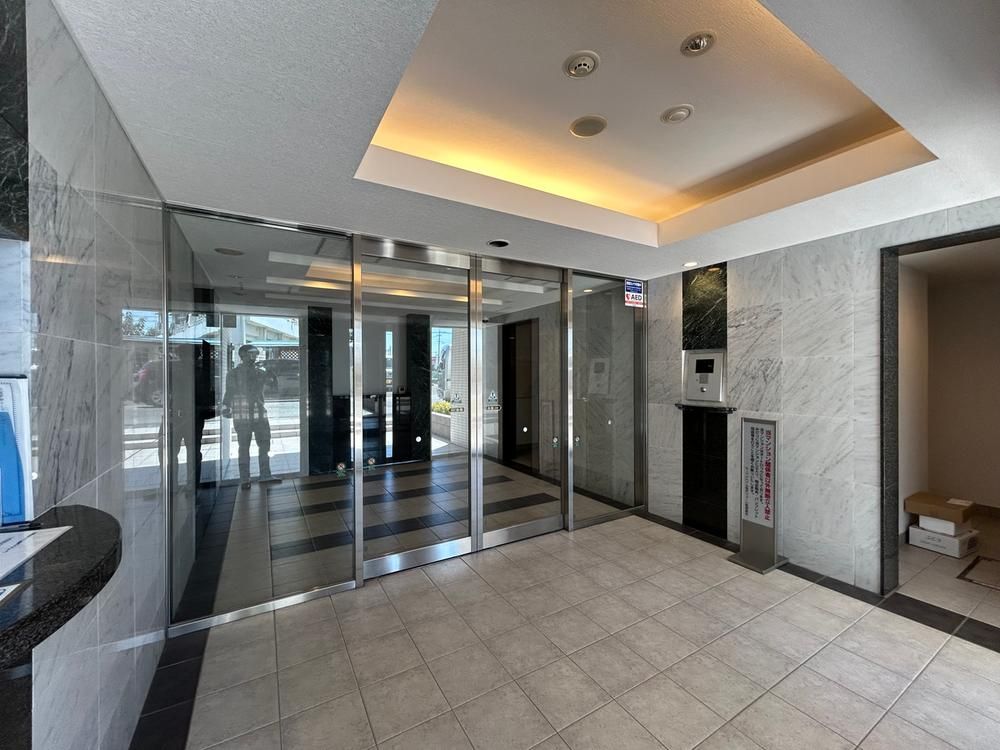 Renovated 3LDK Apartment for Sale in Sakado, Saitama - Thumbnail 3