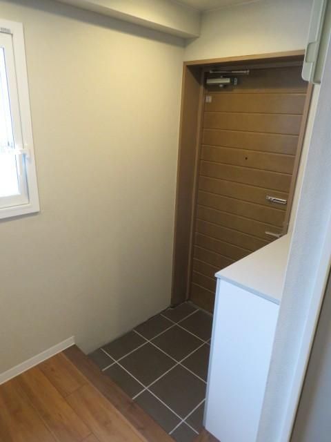 Renovated 4LDK Apartment in Sapporo Chuo Ward for Sale - Thumbnail 3