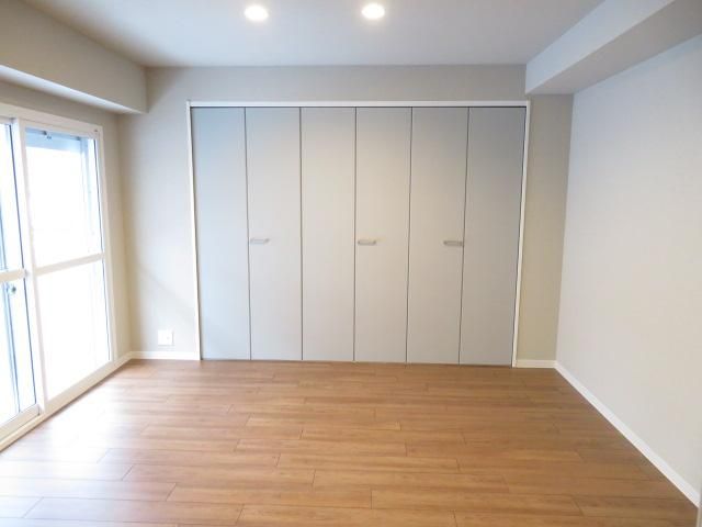 Renovated 4LDK Apartment in Sapporo Chuo Ward for Sale - Thumbnail 4
