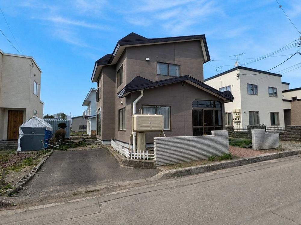 Land with Old House for Sale in Ebetsu, Hokkaido - 204m2 - Thumbnail 2