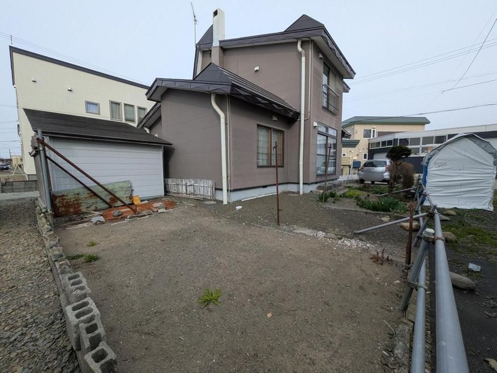 Land with Old House for Sale in Ebetsu, Hokkaido - 204m2 - Thumbnail 4