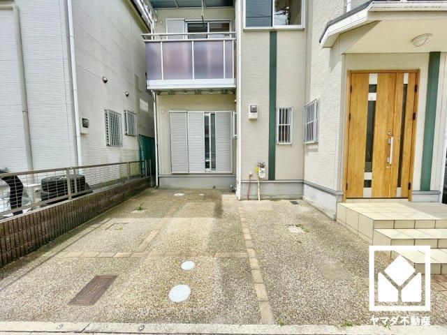 5LDK+S Detached House for Sale in Fushimi-ku, Kyoto - Thumbnail 3