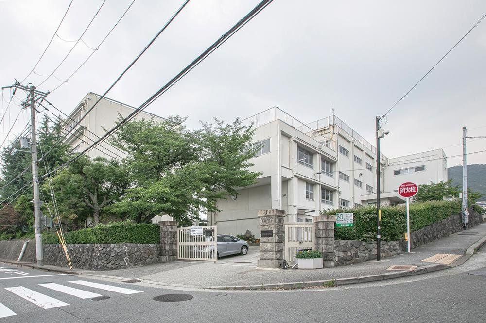 7LDK House for Sale in Takarazuka, Hyogo - 404 sqm Land - Thumbnail 3