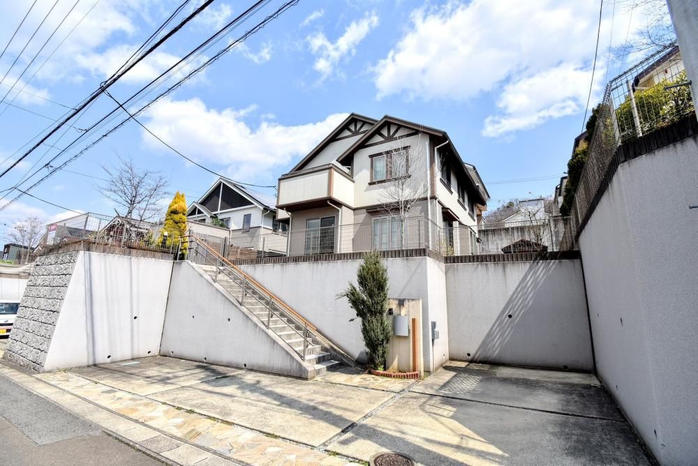 4LDK House with Solar Power in Sendai's Nishikigaoka - Thumbnail 2
