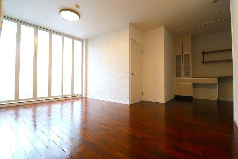 Renovated 2LDK Apartment for Sale in Naha, Okinawa - Thumbnail 2