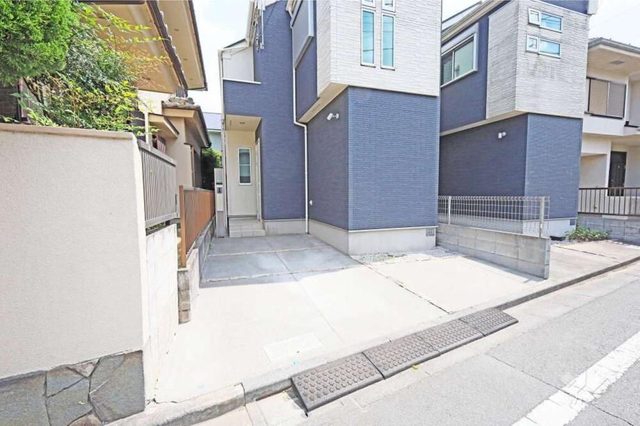Renovated 2LDK House for Sale Near Saginomiya Station - Thumbnail 2