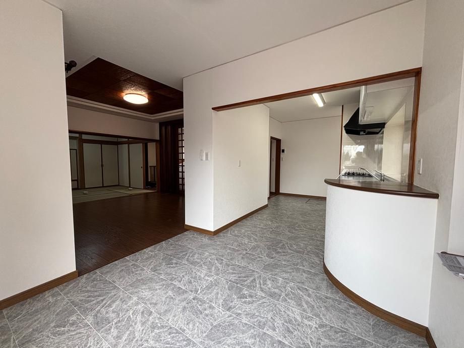 Renovated 4LDK House for Sale in Miyazaki City - Thumbnail 4