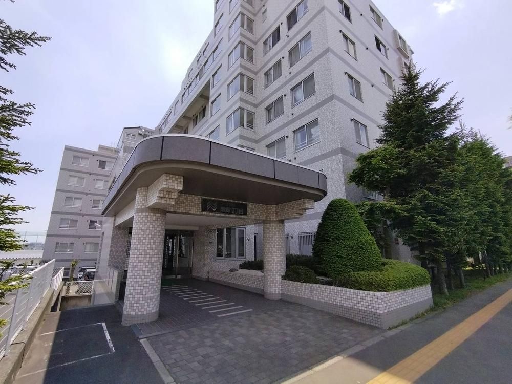 Renovated 3LDK Apartment Near Subway in Sapporo Shiroishi - Thumbnail 3