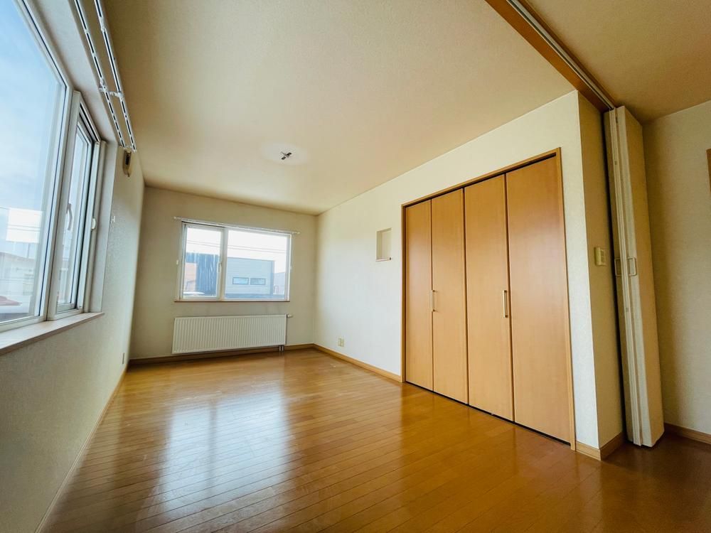 3LDK House for Sale in Sapporo Kita Ward Near Takuhoku Station - Thumbnail 3
