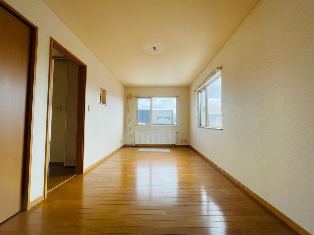 3LDK House for Sale in Sapporo Kita Ward Near Takuhoku Station - Thumbnail 4
