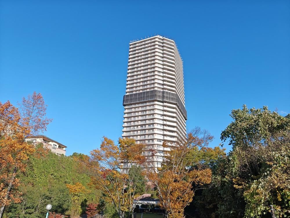 Renovated 3LDK Apartment in Sendai Aoba Ward - Thumbnail 2