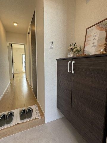 Renovated 3LDK Apartment for Sale in Atsugi City, Kanagawa - Thumbnail 2