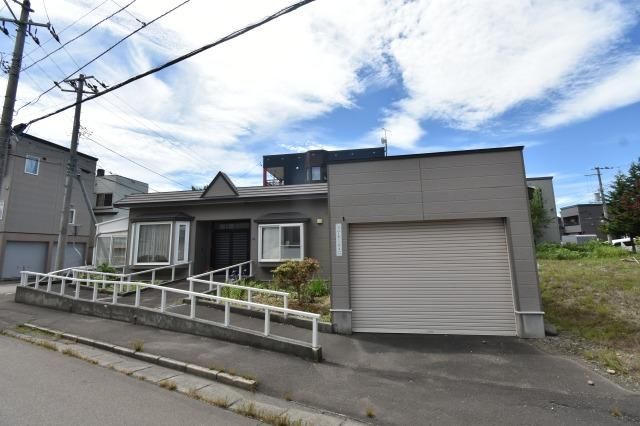 2LDK House for Sale in Minami Ward, Sapporo with Large Lot - Thumbnail 3