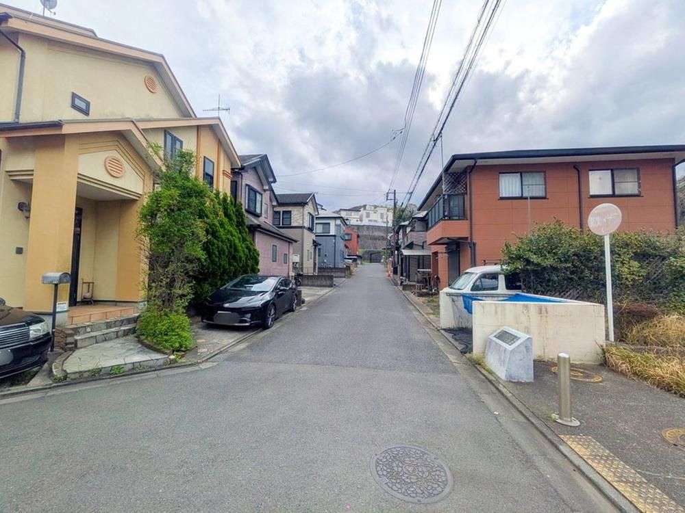 4LDK House for Sale in Hadano with Corner Lot & Storage - Thumbnail 3