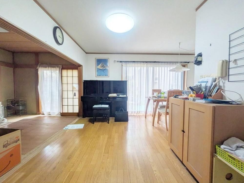 4LDK House for Sale in Hadano with Corner Lot & Storage - Thumbnail 4