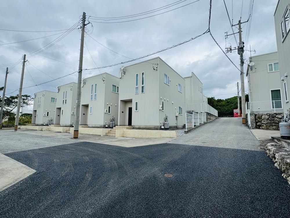 2LDK Wooden House for Sale on Kouri Island, Okinawa - Thumbnail 2