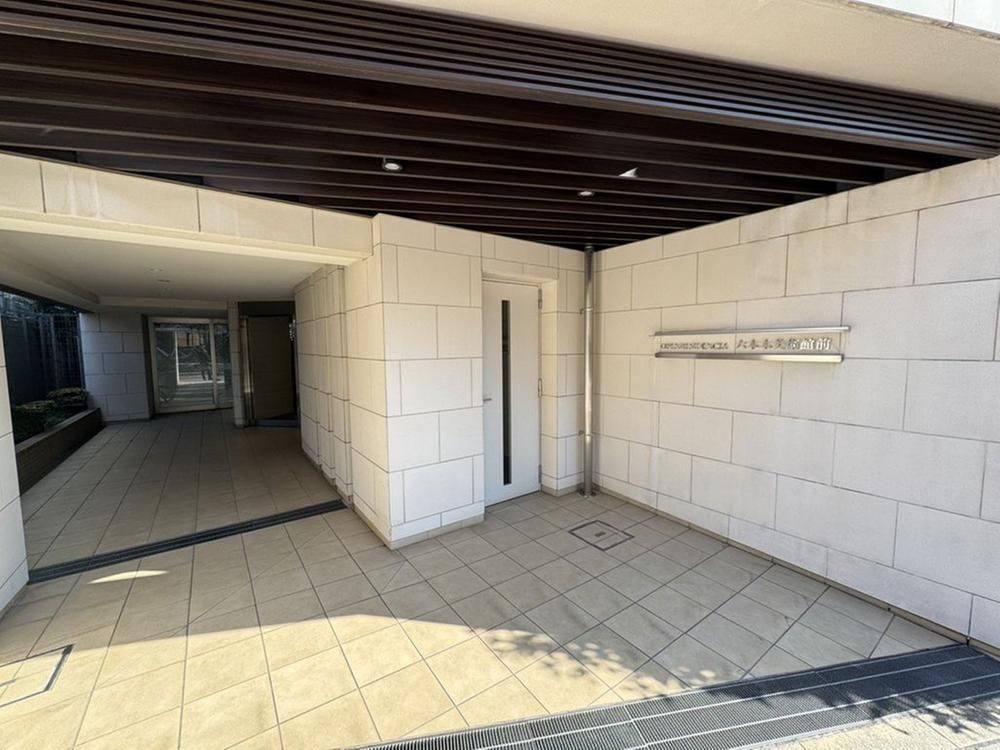 2LDK 55.41m2 Apartment for Sale in Roppongi, Minato-ku, Tokyo - Thumbnail 3