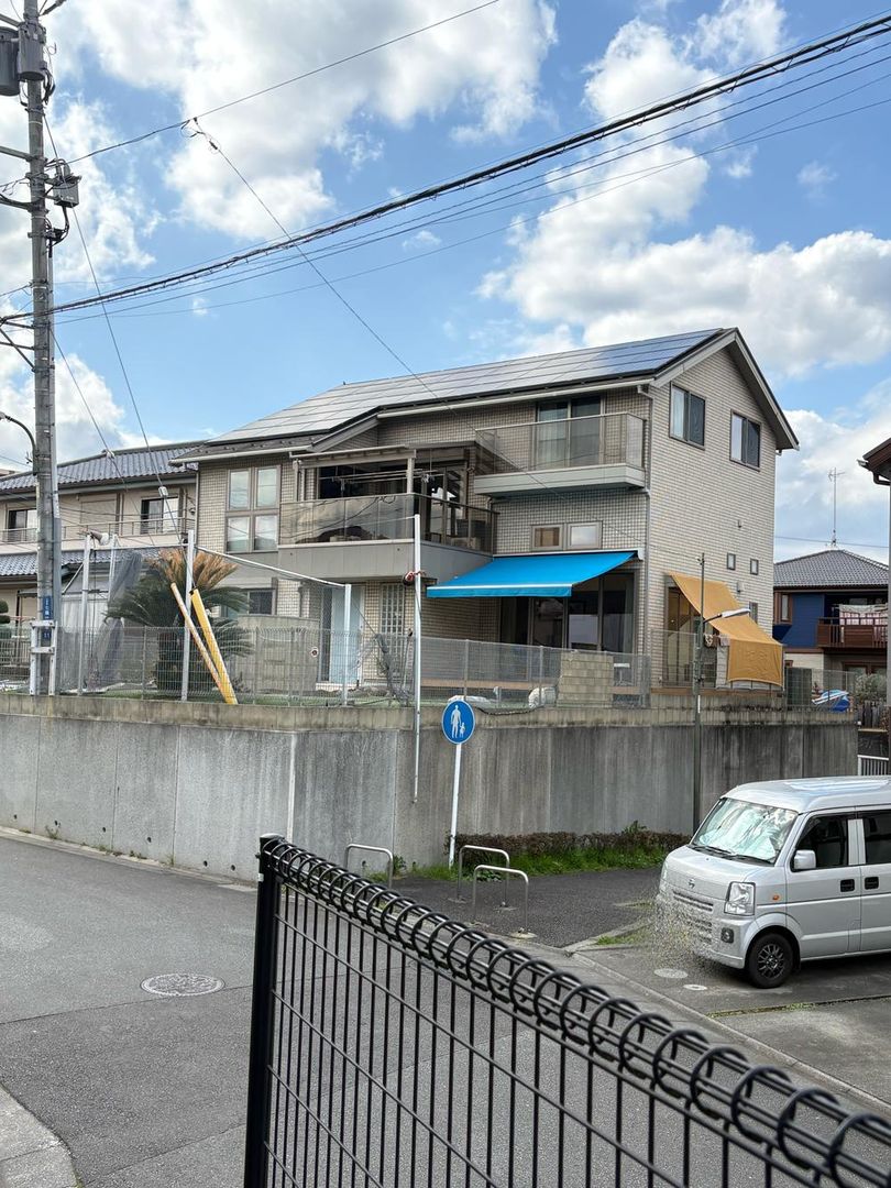 Spacious 4LDK+S House with Jacuzzi & Solar Power in Hachioji - Thumbnail 2